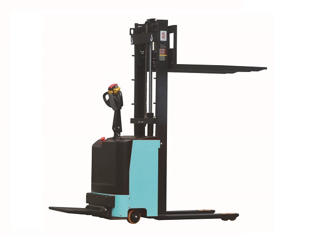 Self-propelled electric stacker